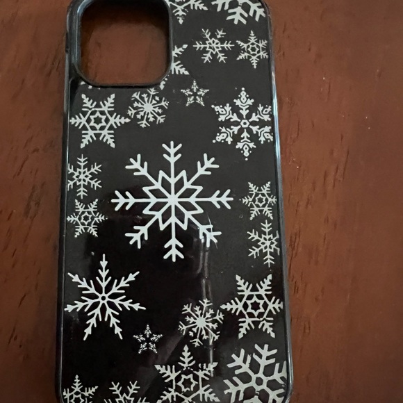 Several iPhone 12 Pro Max cell phone cases - Picture 10 of 14